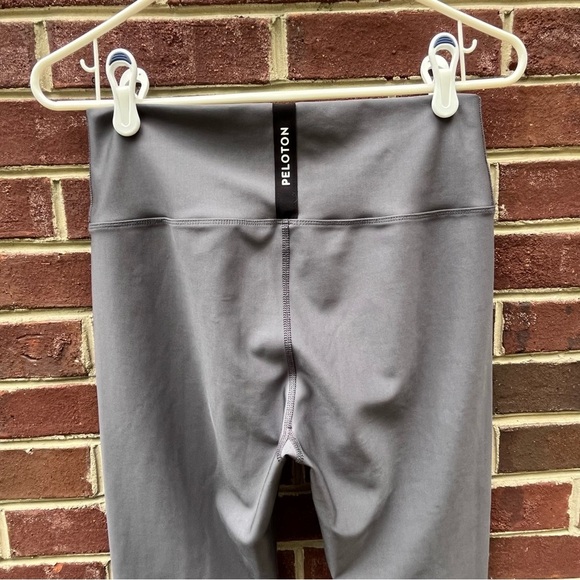 Peloton Grey Show Up Front Slit Leggings Size Large - Picture 6 of 9